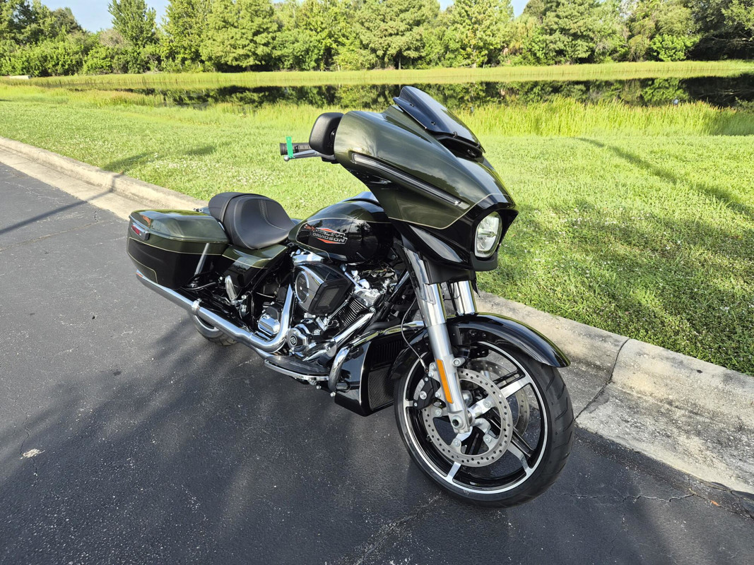 Street Glide®