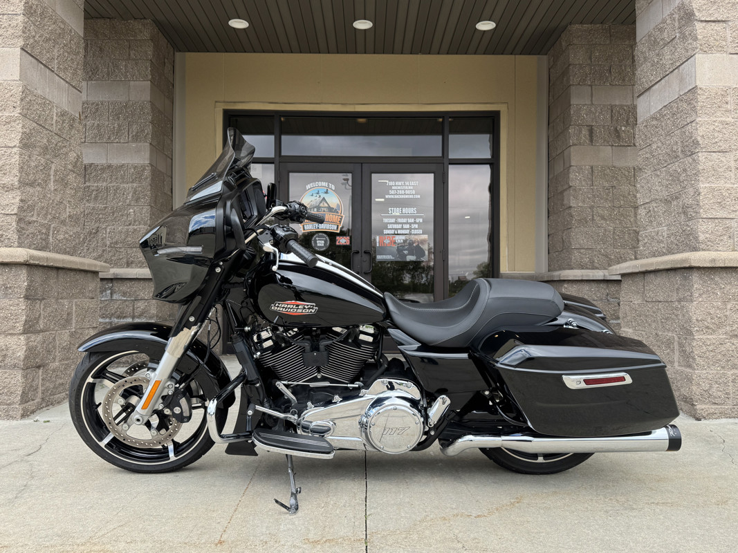 Street Glide®
