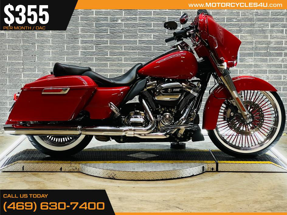 Street Glide®