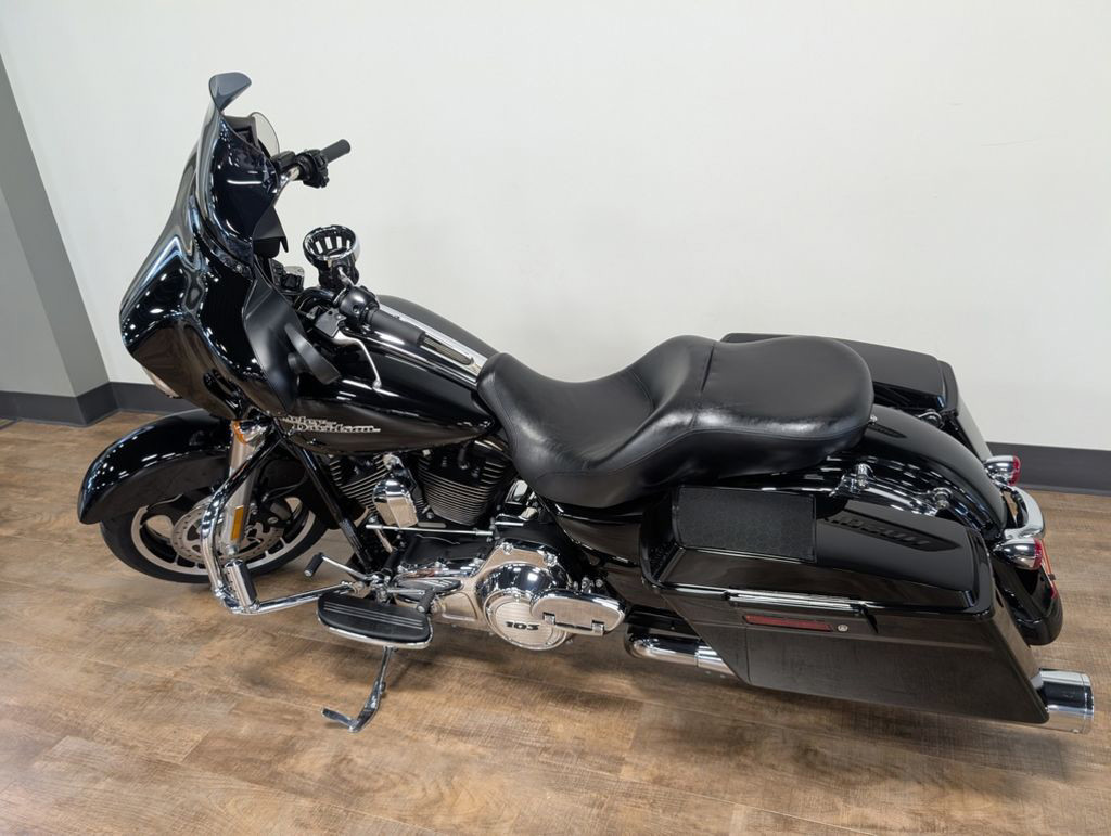 Street Glide®