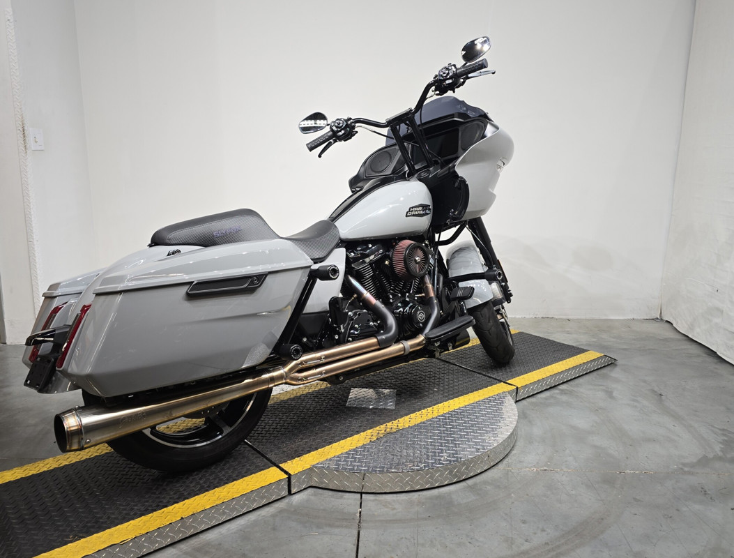 Road Glide®