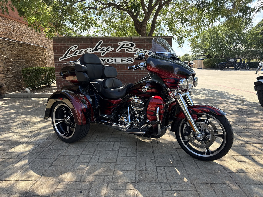 CVO® Tri Glide®