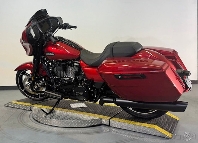 Street Glide®