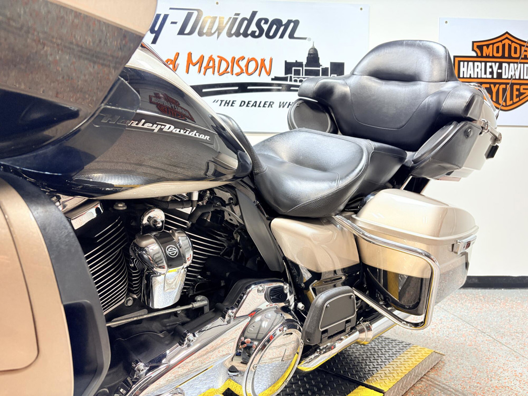 Road Glide® Ultra