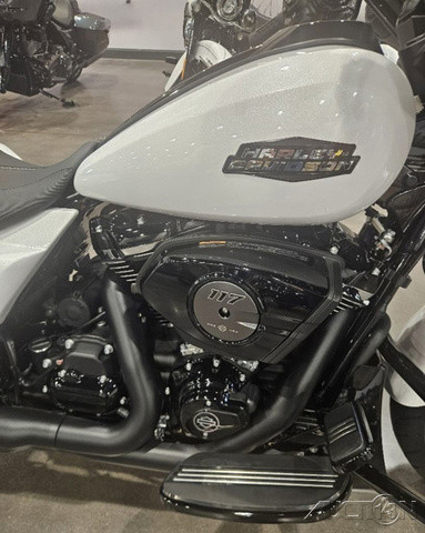 Street Glide®