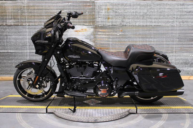 Street Glide®