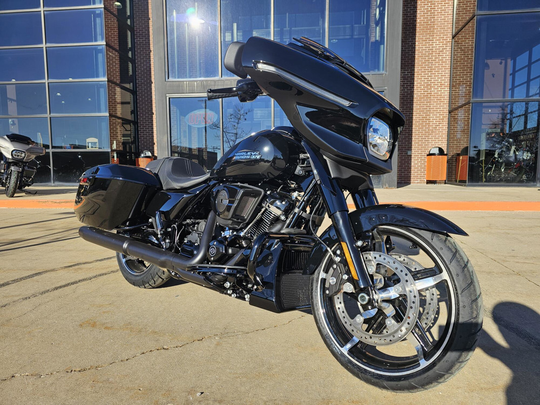 Street Glide®