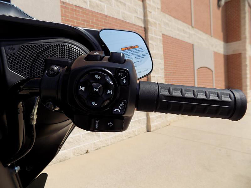 Street Glide®