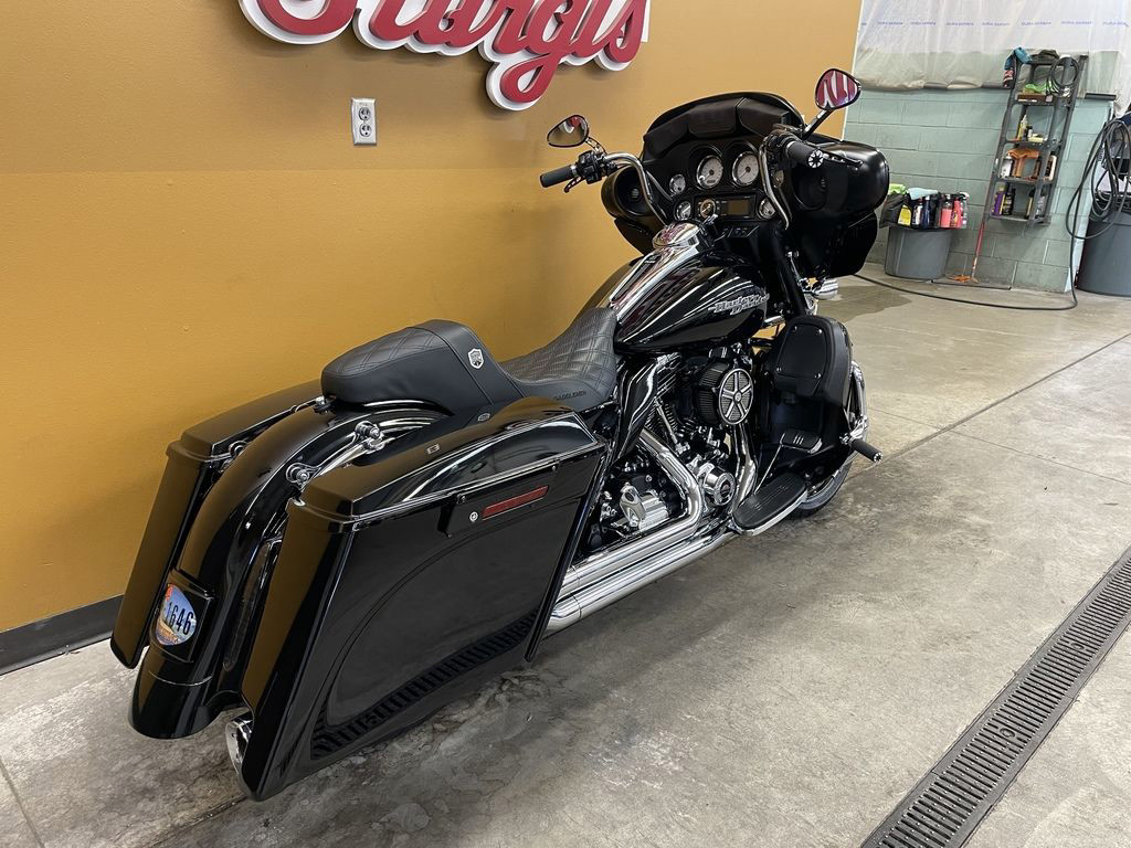Street Glide®