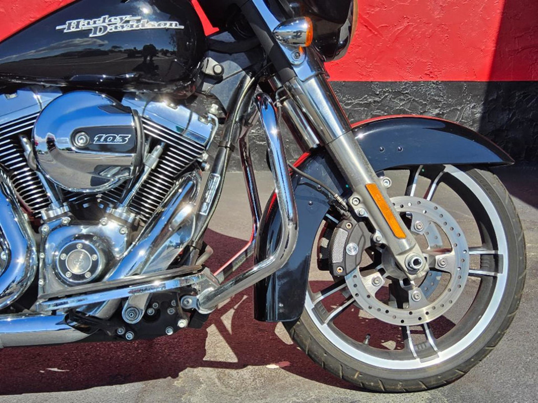 Street Glide®