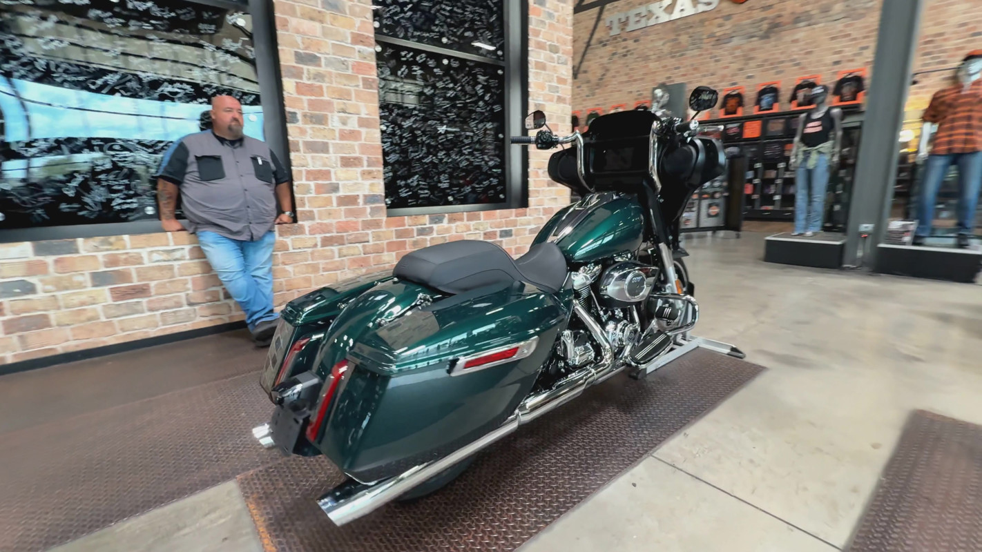 Street Glide®