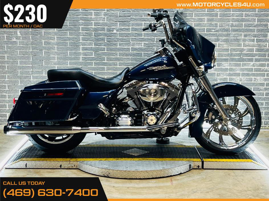 Street Glide®