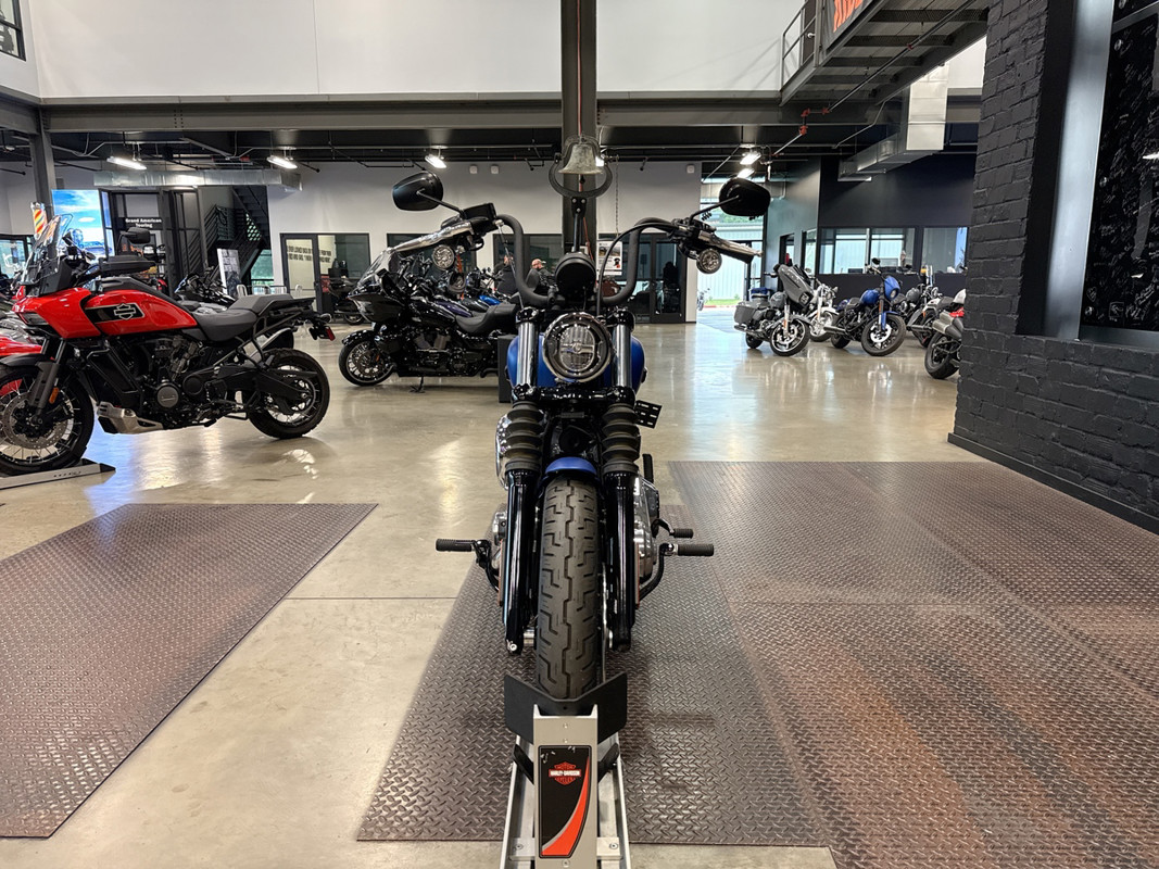 Street Bob®