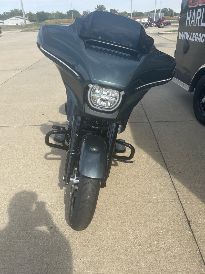 Street Glide®