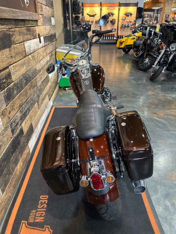 Dyna® Super Glide® Custom