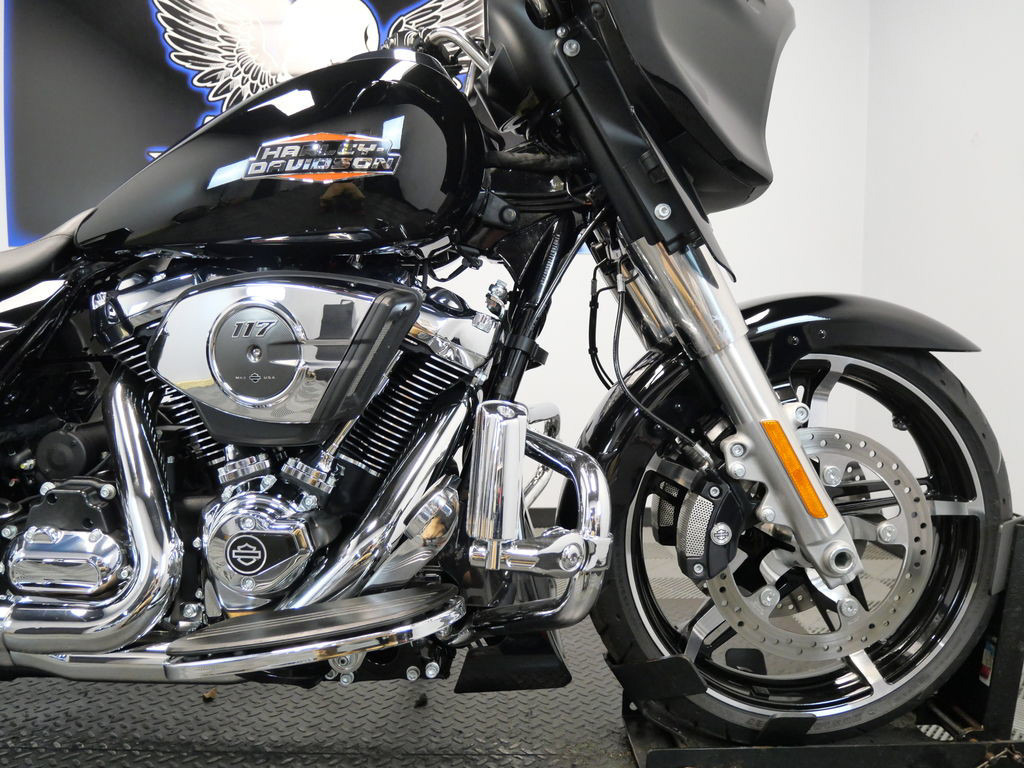 Street Glide®