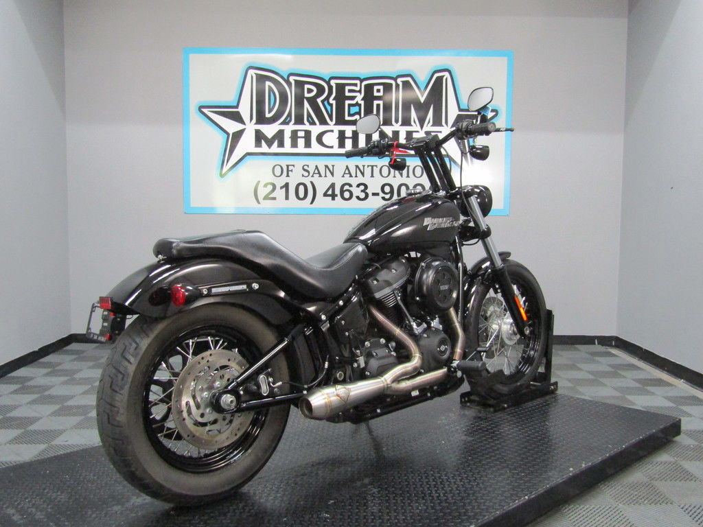 Street Bob®