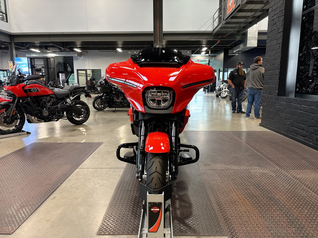 Street Glide®