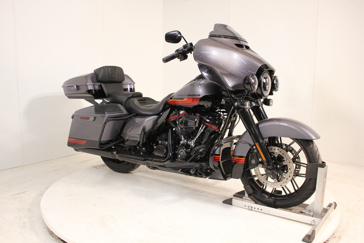 CVO® Street Glide®