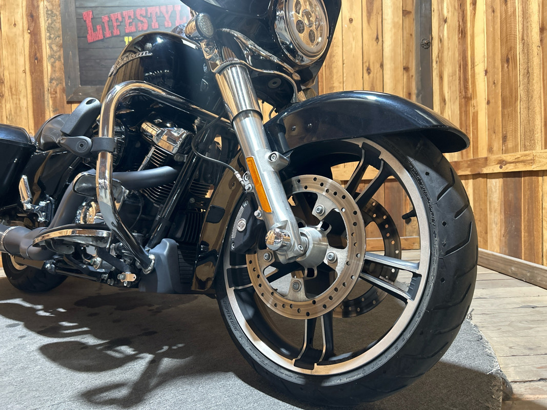Street Glide®
