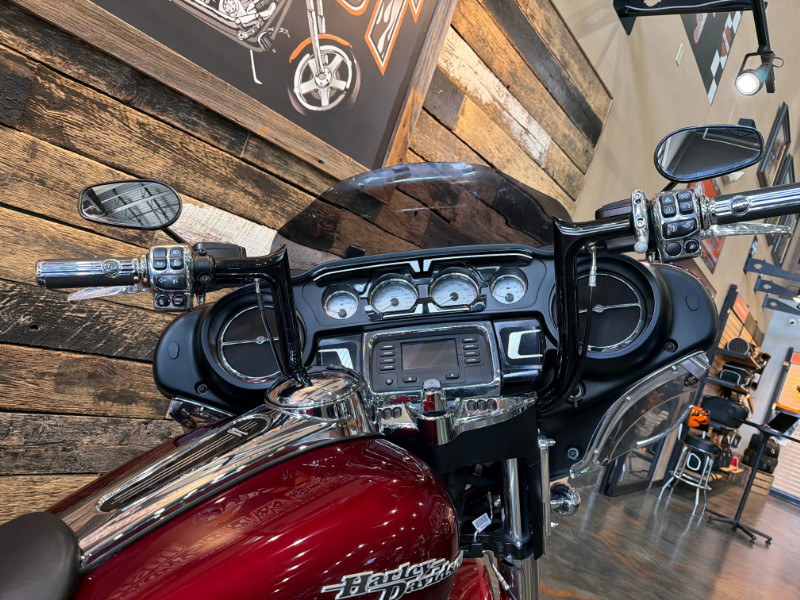 Street Glide®