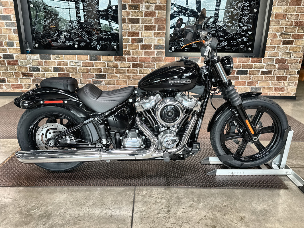 Street Bob®