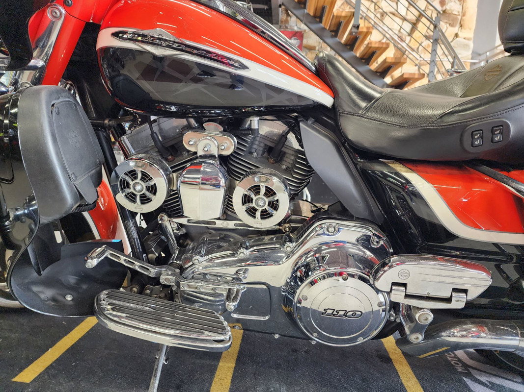 CVO® Ultra Classic® Electra Glide®