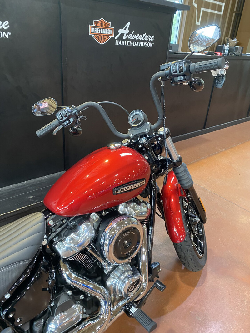Street Bob®