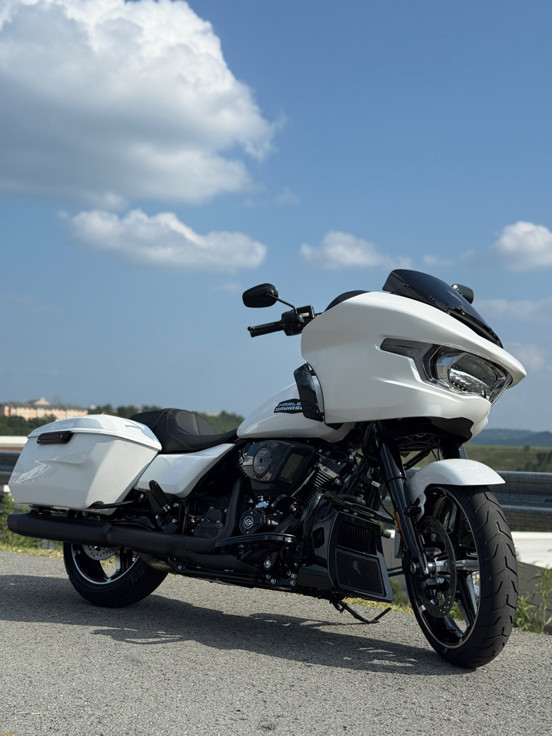Road Glide®