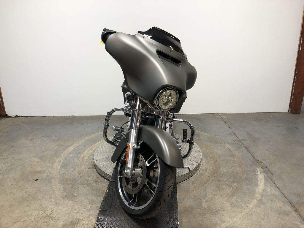 Street Glide®