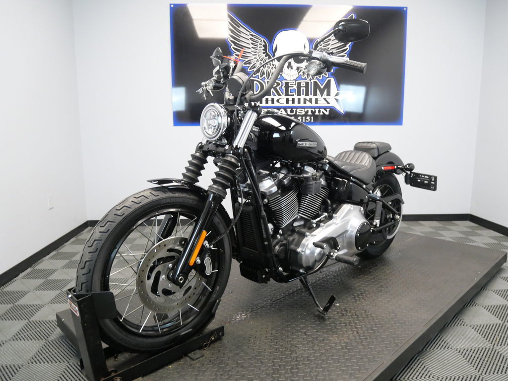 Street Bob®