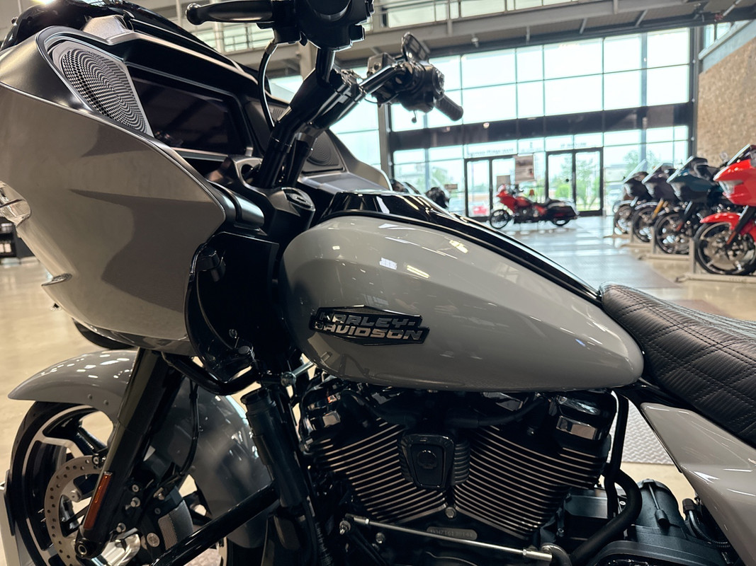 Road Glide®