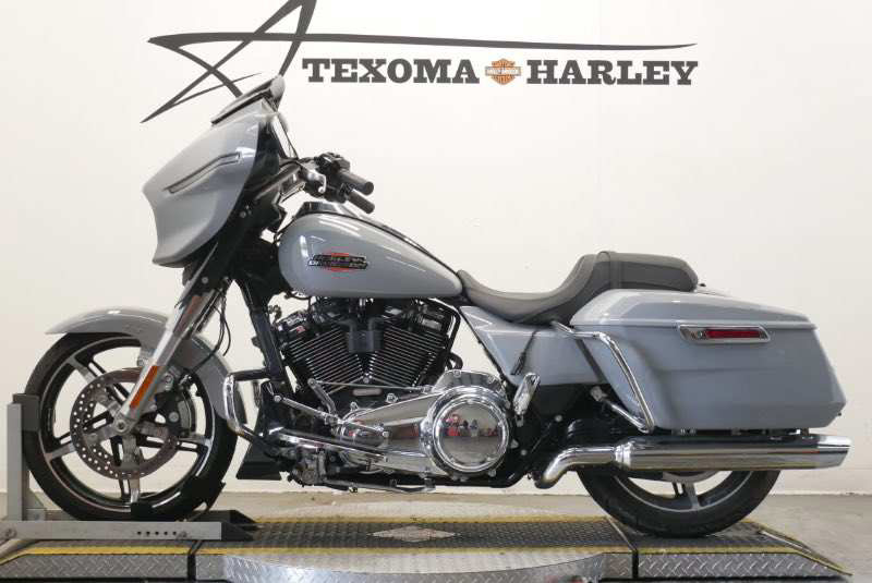 Street Glide®