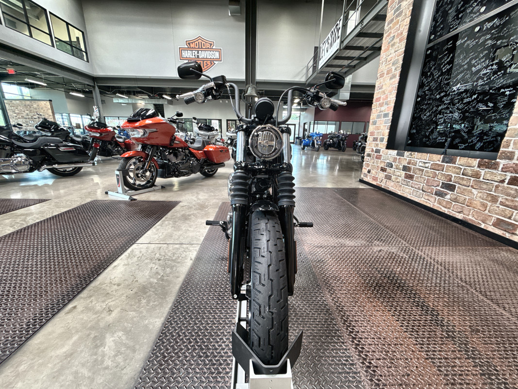 Street Bob®