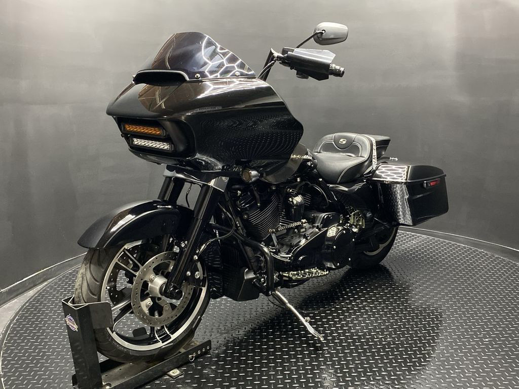 Road Glide®