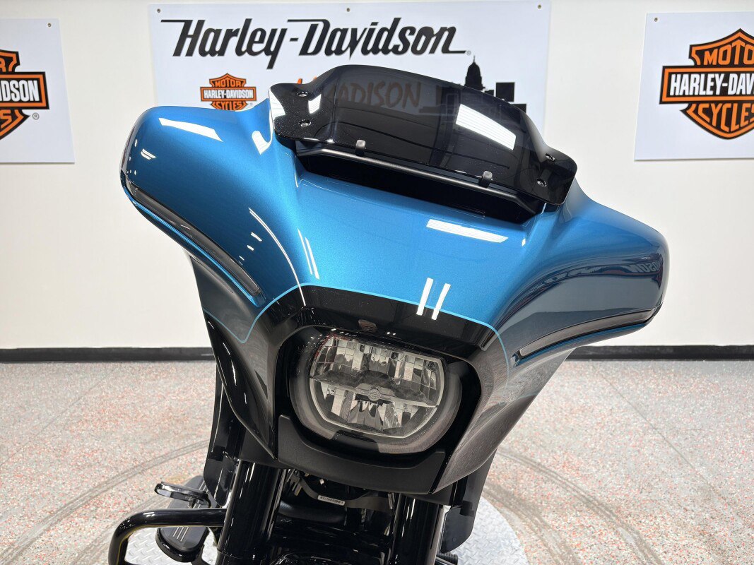 Street Glide®