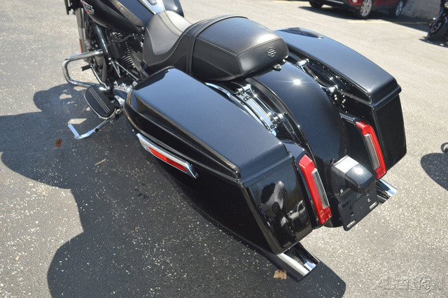Street Glide®