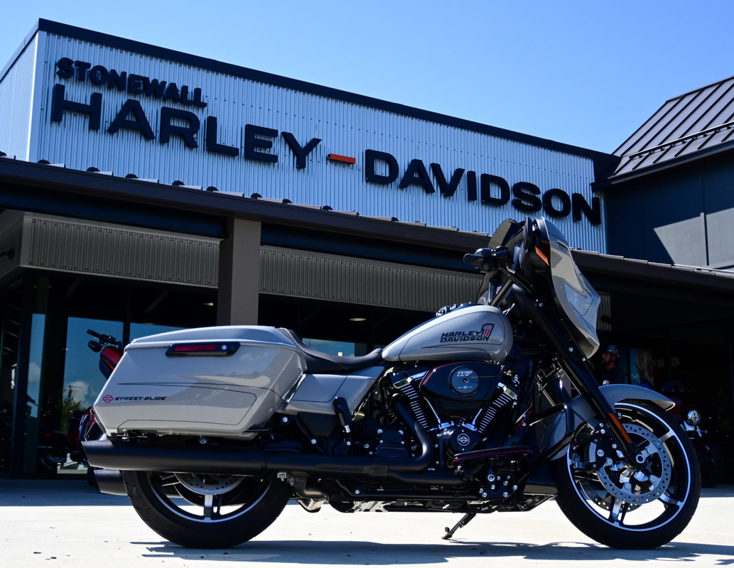 Street Glide®