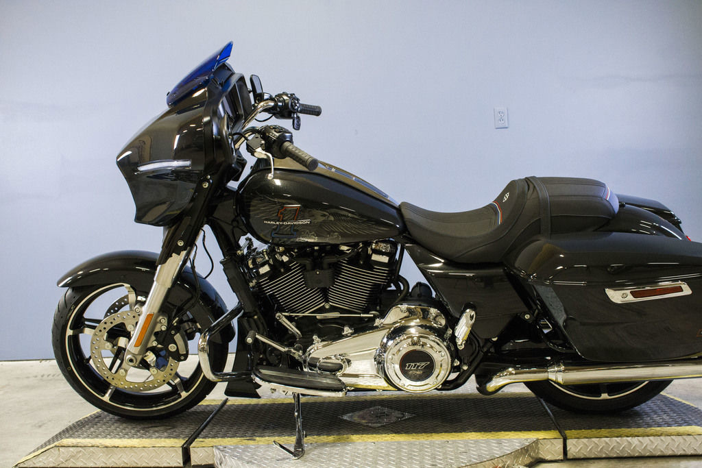 Street Glide®