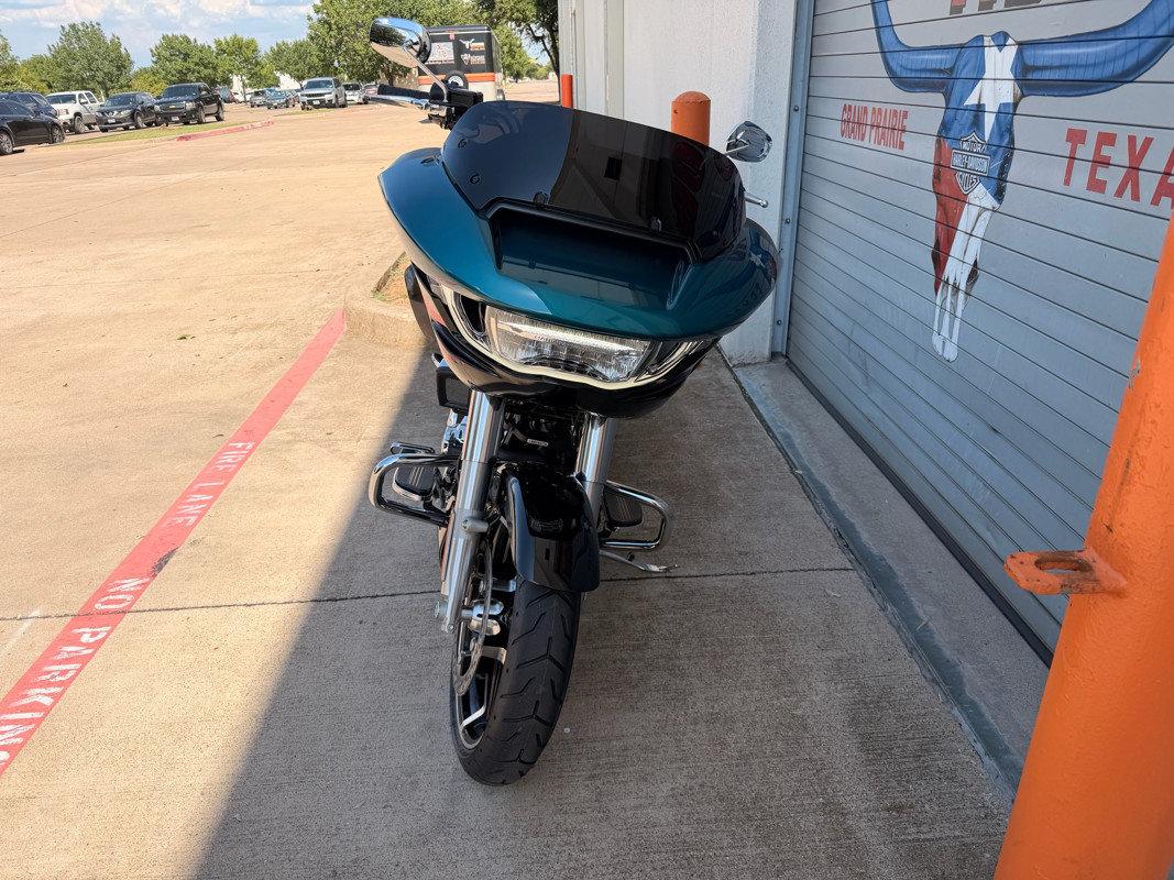 Road Glide®
