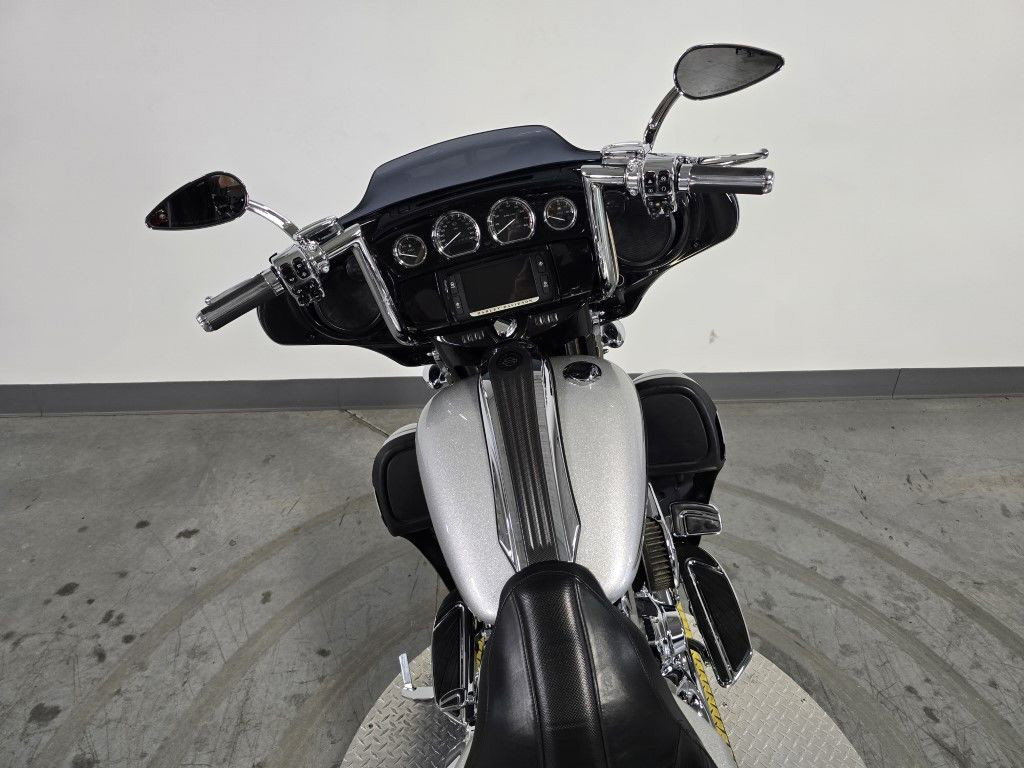 CVO® Street Glide®