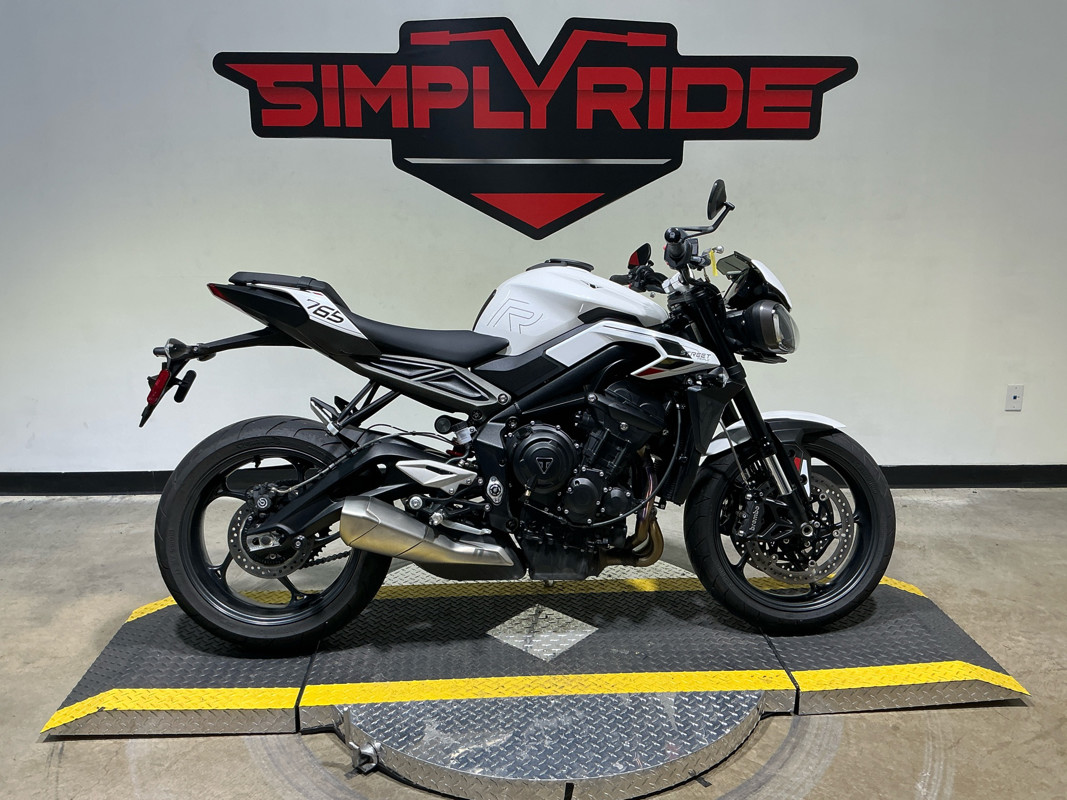 Street Triple R