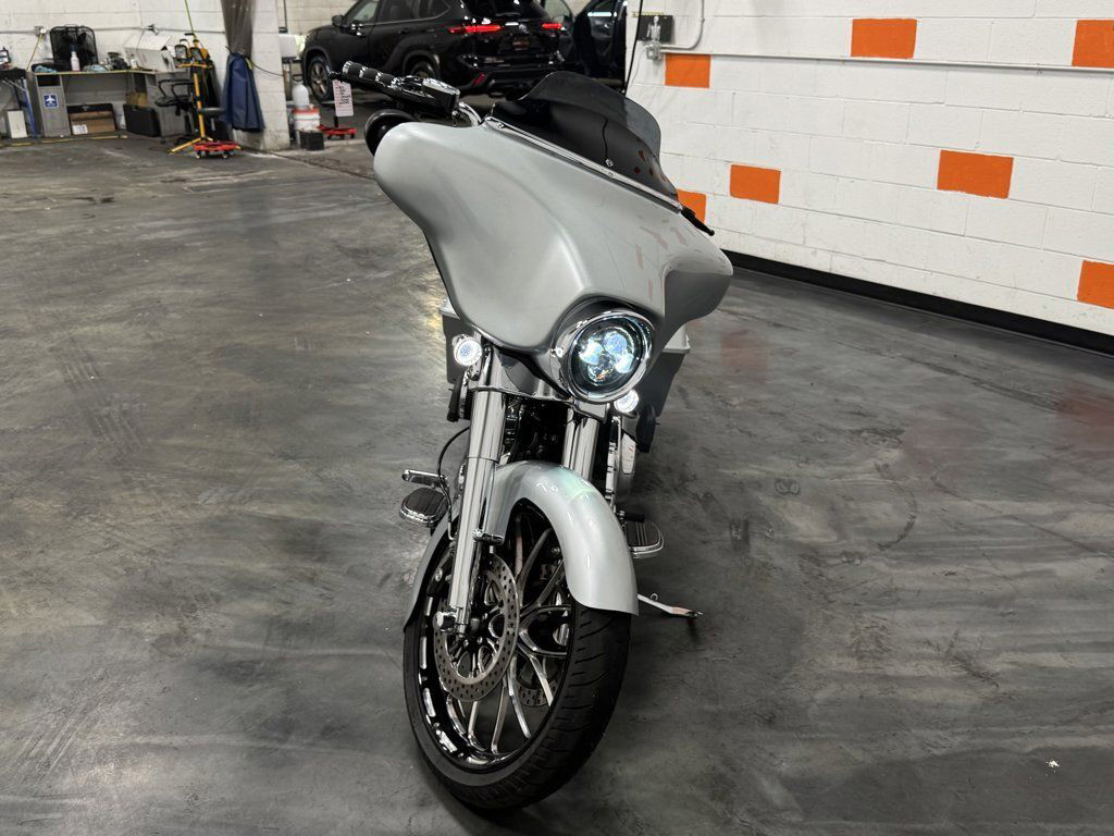 Street Glide®
