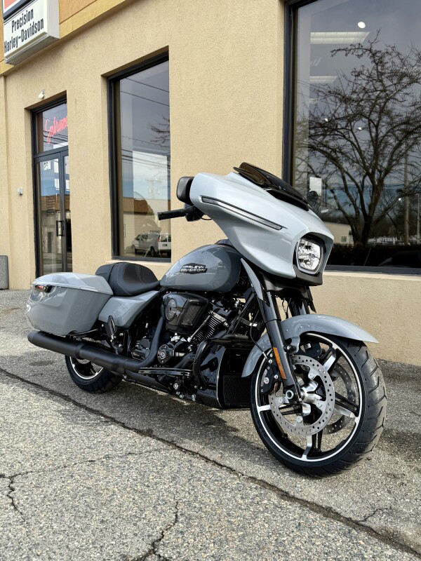 Street Glide®