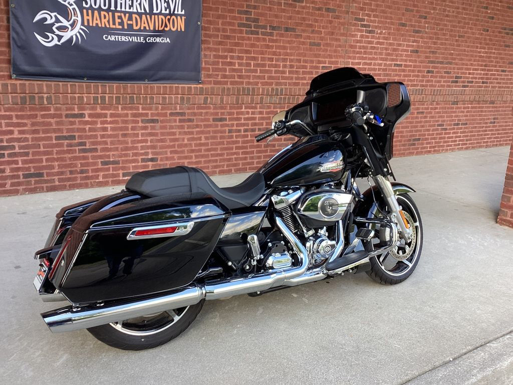 Street Glide®
