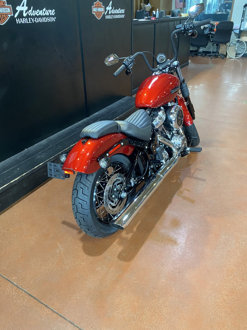 Street Bob®