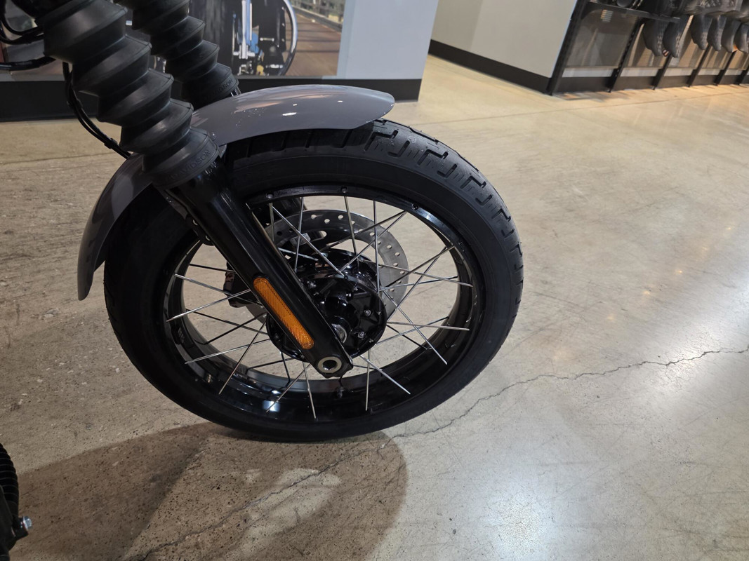 Street Bob®