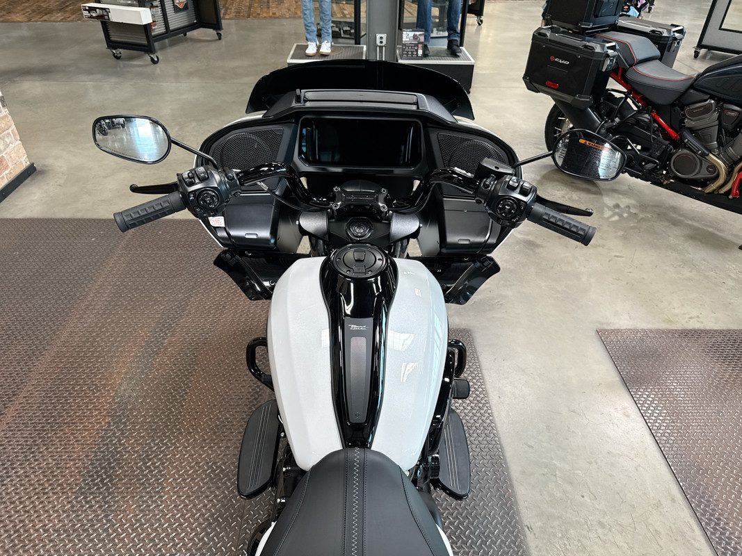 Road Glide®