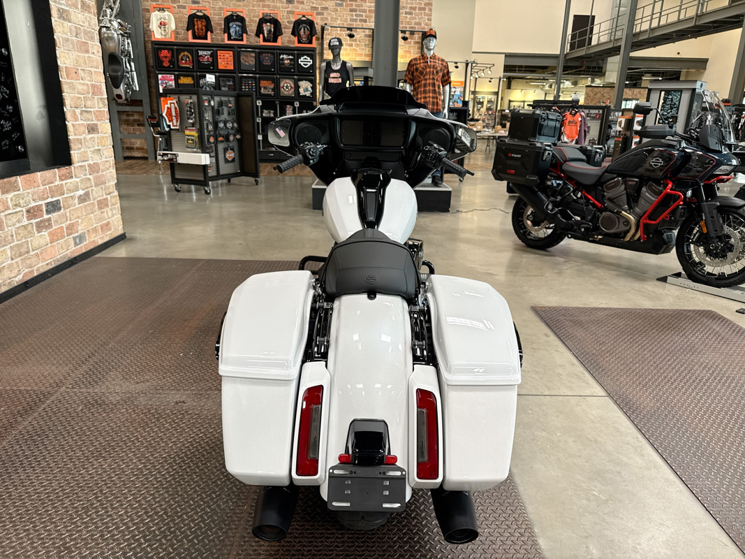 Street Glide®