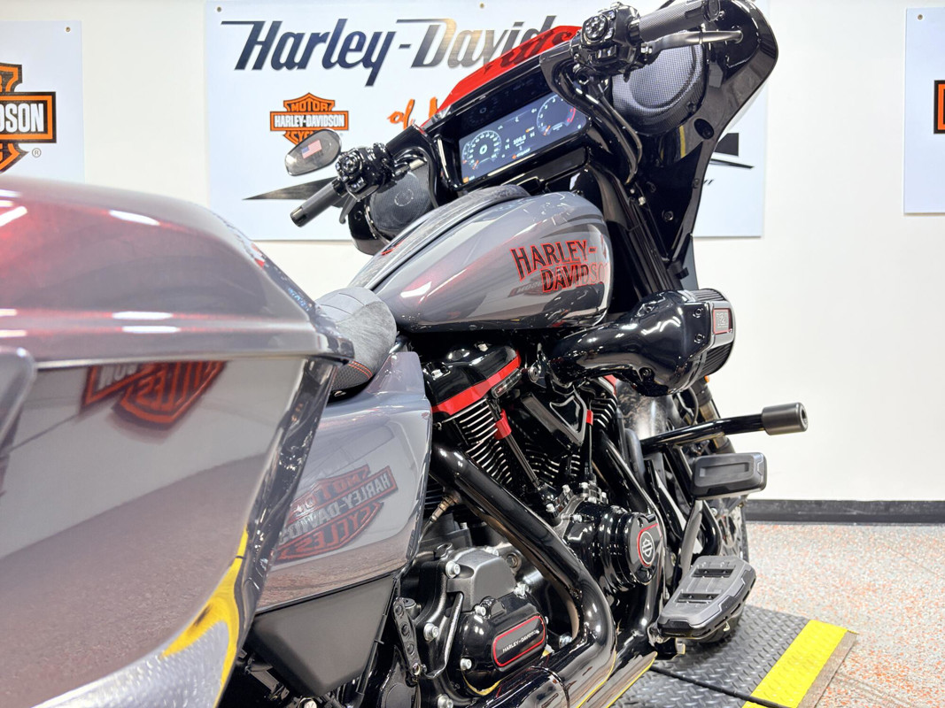 CVO® Street Glide® ST